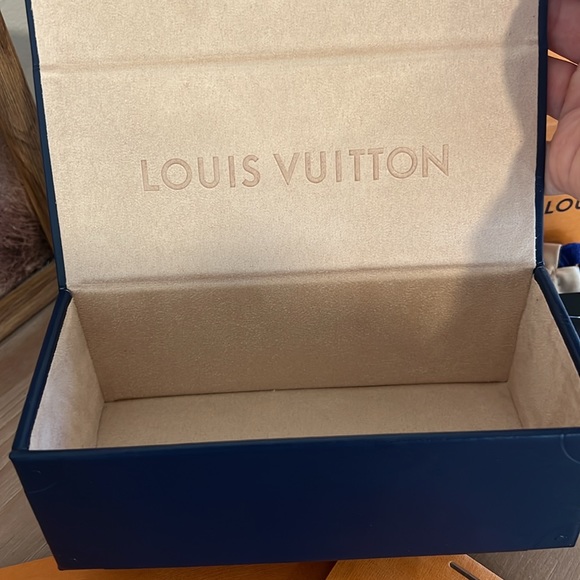 Louis Vuitton La Grande Bellezza Sunglasses - Picture 4 of 8